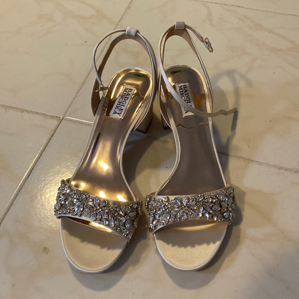Never worn. 8.5 ivory heels. Badgley Mischka